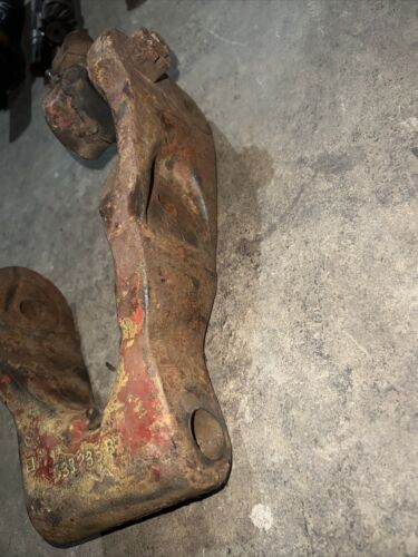 Center Steering Arm IH International 531235R1 USED