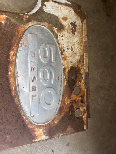 Farmall 560 IH tractor front radiator side hood cover panel w/ emblem RIGHT