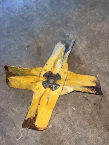IH Farmall 154 Cub Lowboy Fan Blade Assembly Antique Tractor