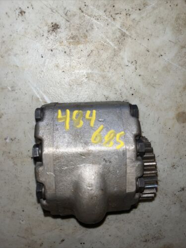 Pump 406763R91 fits Case 464 484 485 495 574 584 585 595 595XL 674 684 685 685XL