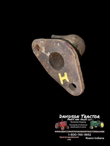 1945 Farmall H Tractor Steering Shaft Support Bracket 8097D