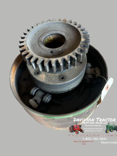 JOHN DEERE B BELT PULLEY CLUTCH ASSEMBLY B136R  FITS UNSTYLED AND EARLY STYLED B