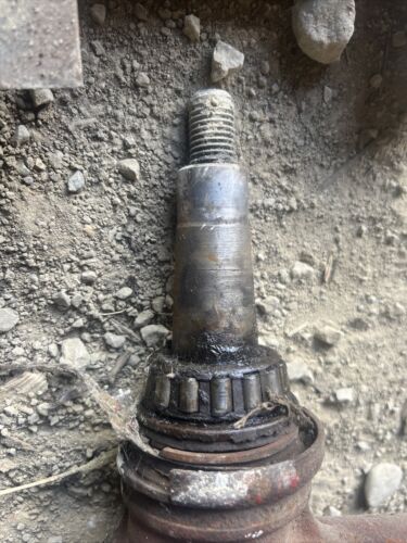 Farmall Super M SM Tractor front pedestal spindle shafts for hubs 6719D