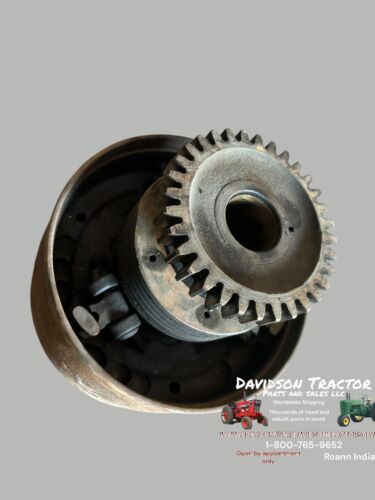 JOHN DEERE B BELT PULLEY CLUTCH ASSEMBLY B136R  FITS UNSTYLED AND EARLY STYLED B