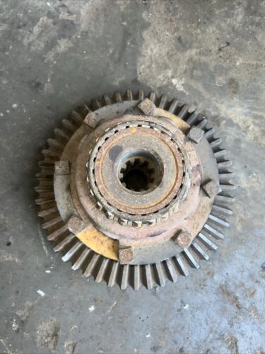 Farmall IH 560 Diesel Tractor transmission pinion gear 372157R1