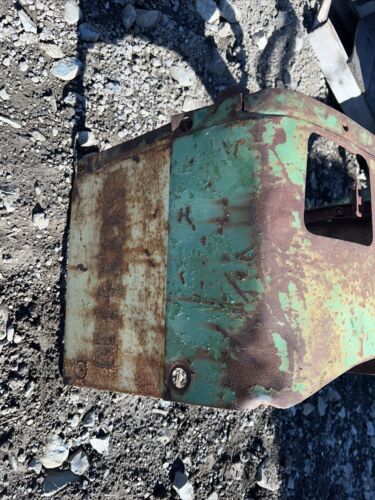 John Deere 530 LP Hood Antique Tractor