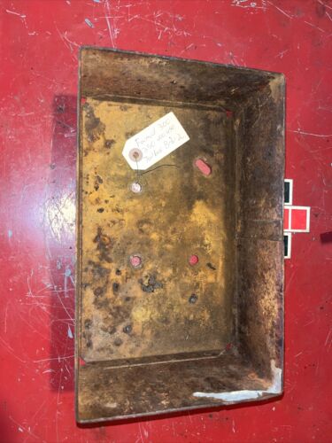 IH Farmall INTERNATIONAL 300 350 400 450 TOOLBOX ON TOP OF TORQUE  GOOD SHAPE