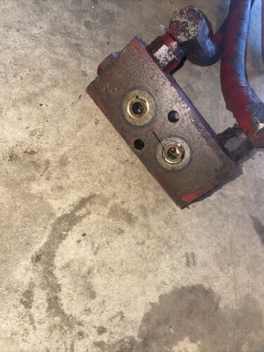 Farmall 300 350 400 450 Rear hydraulic block W/Remotes