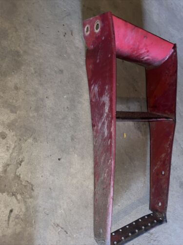 International Farmall 56 66 86 series Tractor IH steps to platform or cab