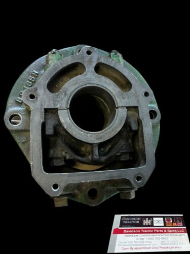 JOHN DEERE LATE B. L.H. CRANKSHAFT MAIN BEARING HOUSING B2465R.