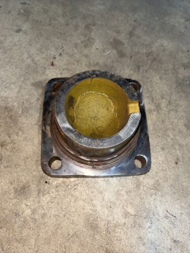 FARMALL IH 1026 1256 544 656 666 706 806 Hydro-86++ Housing End Cover 378652R