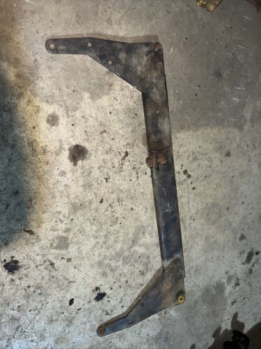 Farmall M Tractor Radiator Support Mount Bracket – DAVIDSON TRACTOR ...