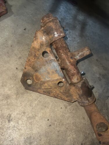 International 300 utility Tractor IH 2pt fast hitch main anchor mount bracket