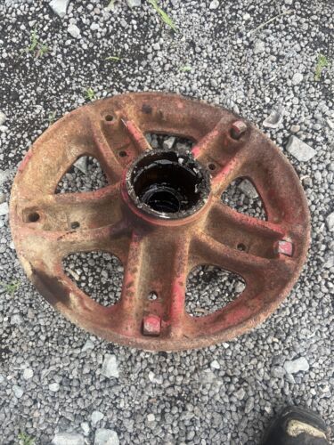 IHC W-9 WD9 McCormick Tractor Front Hub W/Cap Antique Tractor