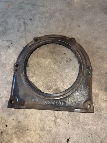 JOHN DEERE 4040 4050 4250 44404760 4955++  Rear Engine Oil Seal Housing R78124