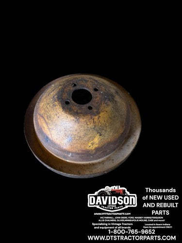 International 574 674 2500 A,B TD8E 125 E D239 Fan Pulley Antique Tractor