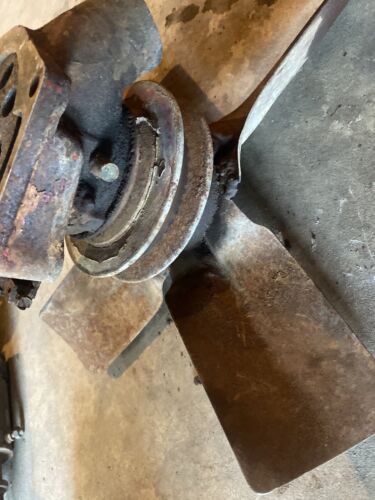 Farmall W6 Tractor IH water pump assembly with fan & pulley