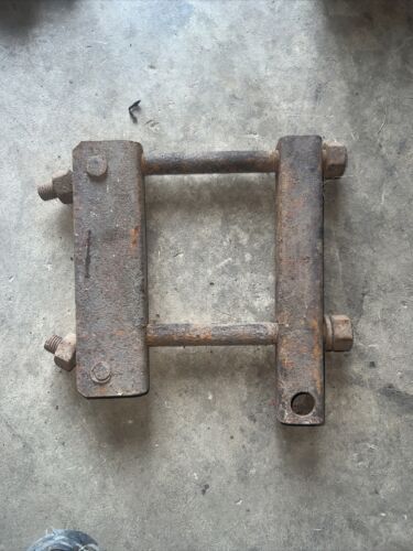FARMALL H SH M SM SMTA MD 300 350 400 450  TRACTOR DRAWBAR BRACKET