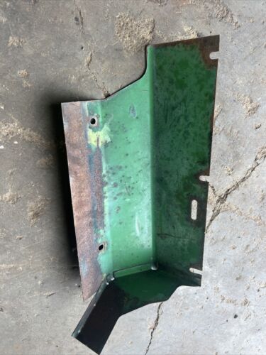 John Deere 2010 Utility Manifold Heat Shield