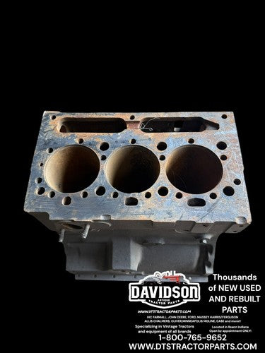 3711164A-1 Perkins 3.152 Engine Block Massey Ferguson 240 Antique Tractor