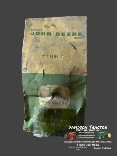 John Deere T14189 PLUG New Old Stock Oem