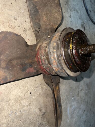 Farmall / IH Cub Tractor Front Fan Blade Assembly With Pulley