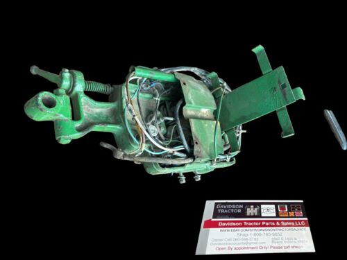 JOHN DEERE B DASH AND STEERING SUPPORT B1932R   CAST IRON DASH