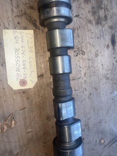International D239 camshaft 544-574-584-595-684 - 3055046R2