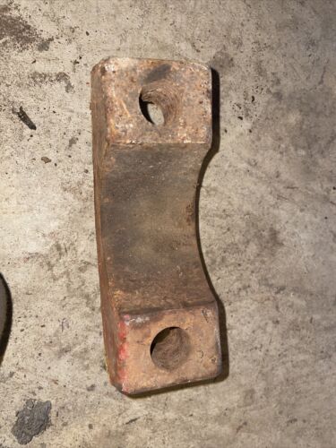Rear Wheel Clamp IH Farmall 380863R2 706-1066