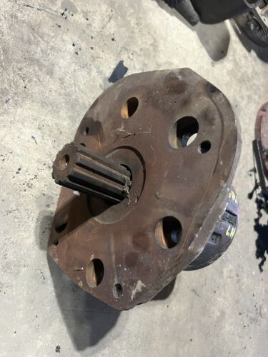 3072915-R1 Left Hand Bull Pinion Shaft A/cage IH 444