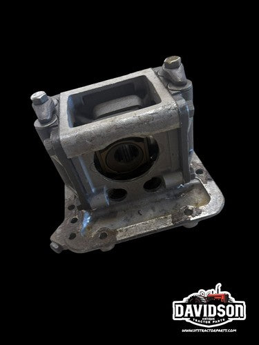 Ford 8N tractor Good Used hydraulic belly pump w / cover panel 8N605