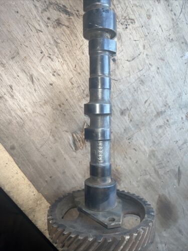 JOHN DEERE 1010 / 2010. DIESEL ENGINE CAMSHAFTWITH CAM GEAR