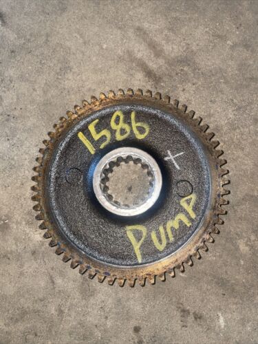 International Gear-pump Drive 67776C1 1586 IH