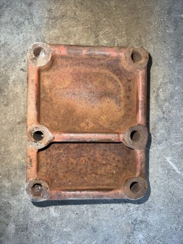 3070921R1 IH 444 Spacer Bracket Antique Tractor