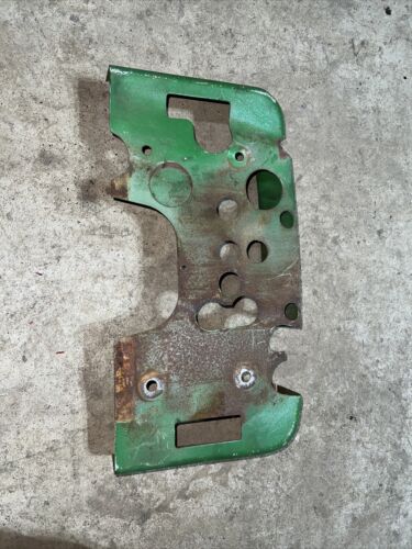 John Deere 2510 3010 4010 5010 3020 4020 5020 6030 AR34927 Dash Isolator Used