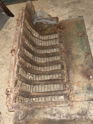 John Deere G Left Hand LH Grill Screen