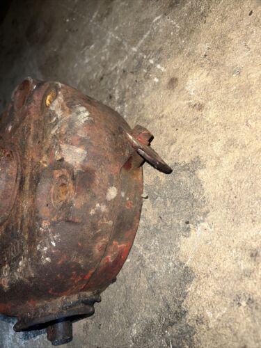 Farmall IH Super C tractor disk disc brake assembly with cover 355969R1