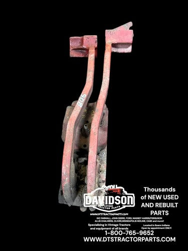 International Farmall IHC 806 Tractor brake pedals W/valve 380014R1 380015R1