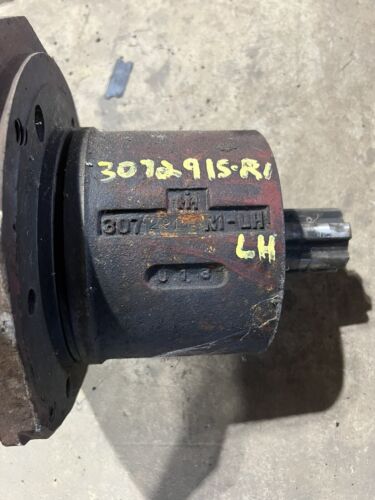 3072915-R1 Left Hand Bull Pinion Shaft A/cage IH 444