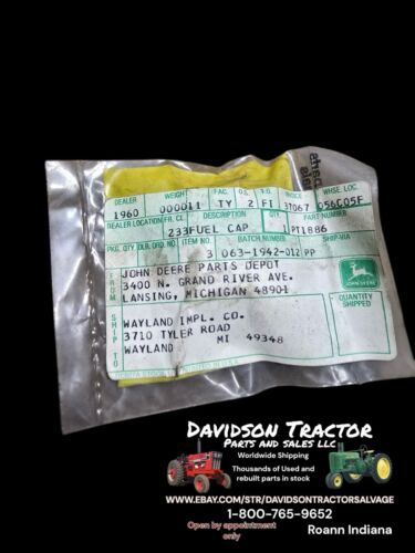 Genuine John Deere PT 1886 Fuel Cap NOS