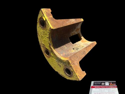 JOHN DEERE 60 620 630 70 720 730 3010 4010 REAR WHEEL SLEEVE WEDGE A4384R A4384