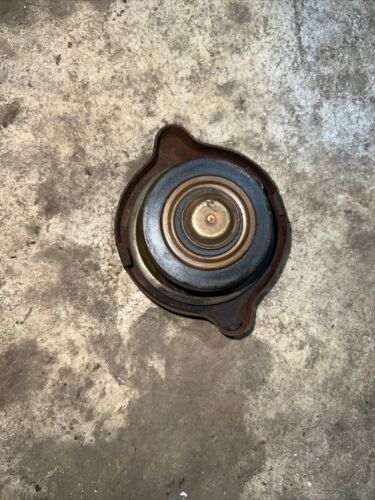 IHC Farmall A B C H M Supers 300 350 400 450 240 340 Radiator Cap