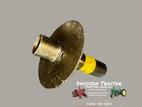 AA2096R John Deere Oil Filter Outlet For A, B, D, G, R, 50, 60, 70, 520, 620, 72
