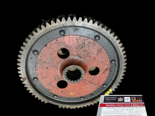 Farmall 560 RC Tractor IH main rearend transmission drive bowl gear