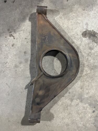 Farmall MD SmD 400 450 Diesel Engine mount 60845D IH