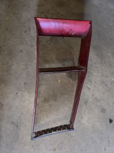 International Farmall 56 66 86 series Tractor IH steps to platform or cab