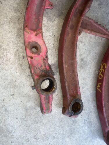 IH 560 Wheetland Clutch/Brake Pedals w/rod Antique Tractor