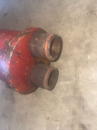 International IH 1066 tractor diesel engine motor oil cooler assembly
