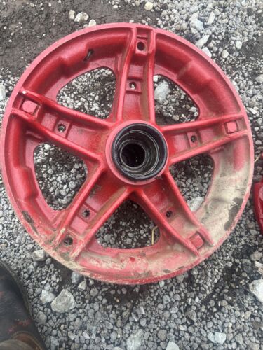 IHC W-400 International Tractor Front Hub 363229-R1