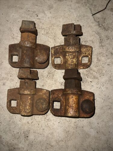 Farmall 350 utility spin out wheel Clamps Set Of 4